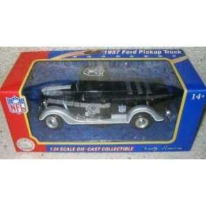 com Oakland Raiders 2005 124 Scale 37 Ford Pickup Truck NFL Diecast 