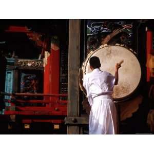 Drum at Tsurugaoka Hachimaugu Shrine to Celebrate a Birth, Kamakura 