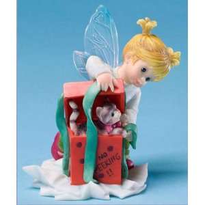 Enesco My Little Kitchen Fairies Fairie with Present Figurine, 3.875 
