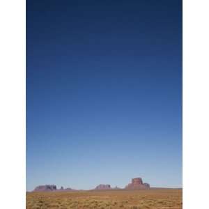 Monument Valley Navajo Tribal Park, Utah Arizona Border, USA Premium 