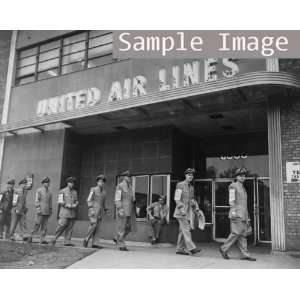   . Pilots of the United Air Lines form a picket line