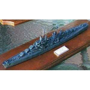   Modelworks 1/350 USS Oakland CL95 Warship 1943 Kit Toys & Games