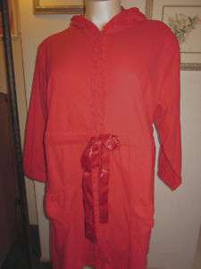 FLEECE AND SATIN TIE FRONT ROBE SIZE 26/28W OR 3X/4X  