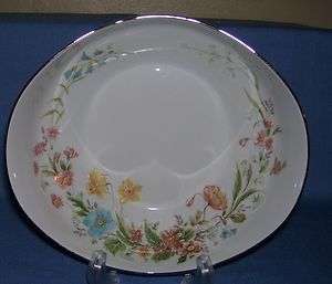   HOME BEAUTIFUL) FINE CHINA MD104 BERKSHIRE SERVING BOWL FLORAL  