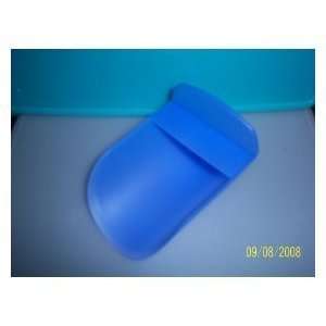5 Tupperware Canister Scoops (Color of scoops many vary from picture)