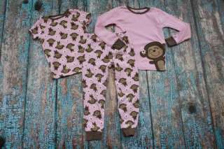 Carters pjs size 5T. EUC showing light signs of wear/wash.