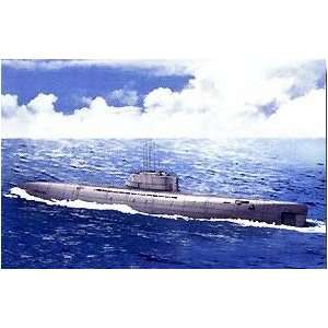   AFV Club 1/350 German WWII U Boat Type XXI Submarine Kit Toys & Games