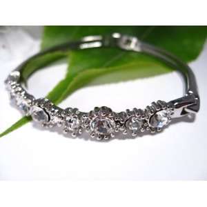  Fashion Plating Platinum and Diamond Bracelet br10028 