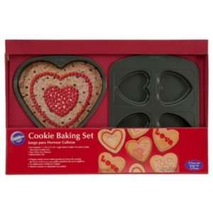  Wilton 2 Piece Valentine Cookie Baking Pan Set Kitchen 