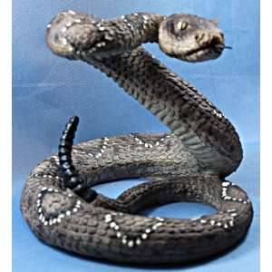  Diamondback Rattlesnake Snake Statue Figurine