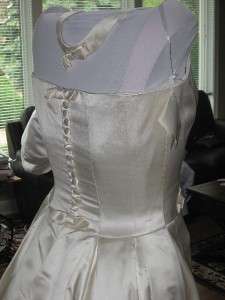 Pronovias CARIBU Pure Silk Wedding Dress Bridal Gown size 8 6 Pale 