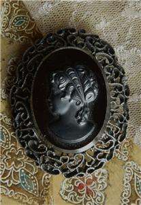 VINTAGE MOURNING STYLE LARGE GLASS CAMEO BROOCH PIN / PENDANT 