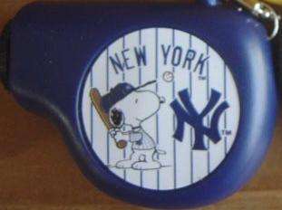 MLB BASEBALL SNOOPY FLASHLIGHT NEW YORK YANKEES  