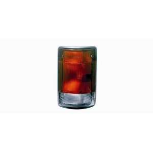  95 03 FORD ECONOLINE/00 03 XCHRYSLERSN RIGHT TAIL LIGHT 