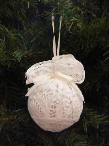 VICTORIAN WHITE LACE BALL CHRISTMAS TREE ORNAMENT NEW  