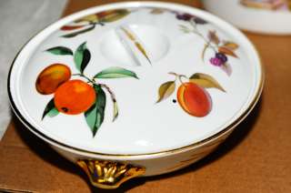   Gold 1961 England Royal Worcester Fine Porcelain Dish Set  