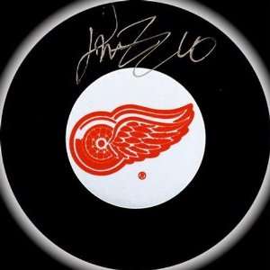  Autographed Henrik Zetterberg Puck   Ice   Autographed NHL 