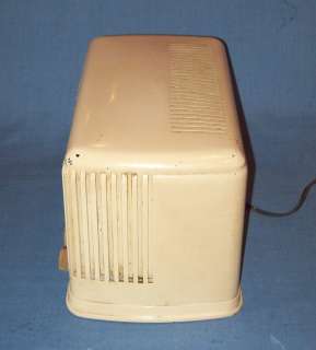 OLD VTG Ca 1940s SILVERTONE STANDARD BROADCAST BAKELITE TUBE RADIO 