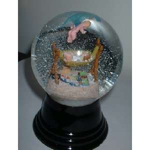  Floating Angel and Cradle Snow Globe 