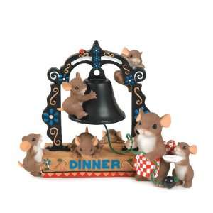  Charming Tales Mouse family with dinner bell Figurine 4.25 