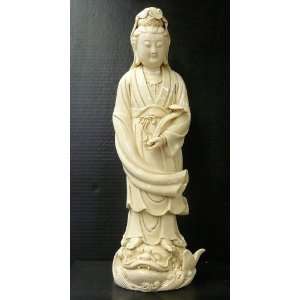   White Porcelain Standing Kwan Yin Statue Ass957