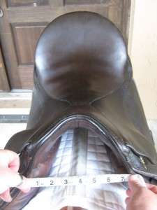 Comments Well cared for saddle that has a generous gullet.
