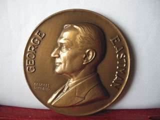 médaille artistique, en bronze; 68mm, 150g env.; en très bon état 