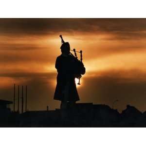  Piper William Bill Millin Playing Bagpipes, Normandy Beach 