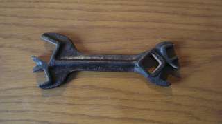OLD VINTAGE ANTIQUE 841 T WRENCH TOOL CAR TRACTOR WAGON UNIQUE  