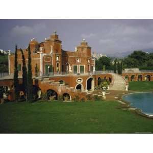  The Guest House and Pool of Sophia Loren and Carlo Pontis 