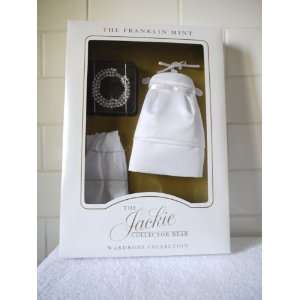   Jackie Collector Bear Wardrobe Collection   White Gown Everything