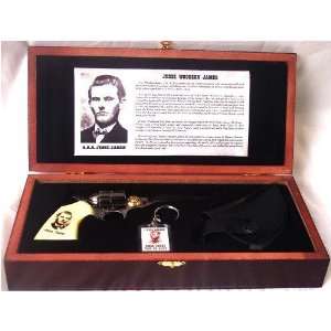 Jesse James Gun Knife, Holster, Key Chain Set