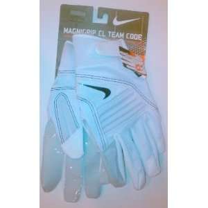    Nike Magnigrip CL Team Code Football Gloves (S)