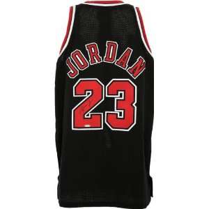  Michael Jordan Chicago Bulls Autographed 1997 1998 Alternate Jersey 