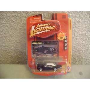    Johnny Lightning Musclecars R17 1970 Dodge Super Bee Toys & Games