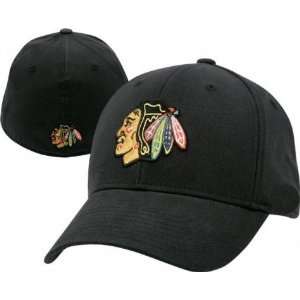 com Mens Chicago Blackhawks Basic Logo Black Structured Flex Fit Hat 